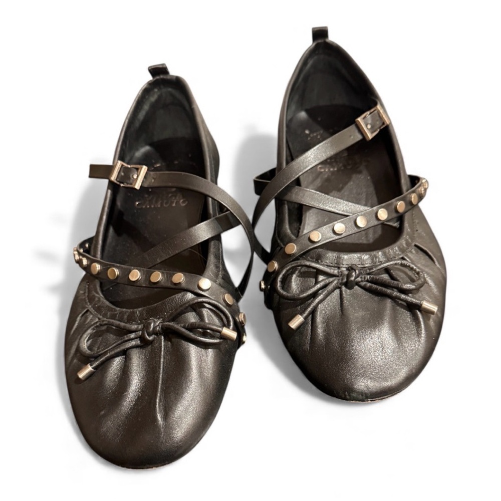 Vince Camuto Black leather Flats with Studded Straps size 6